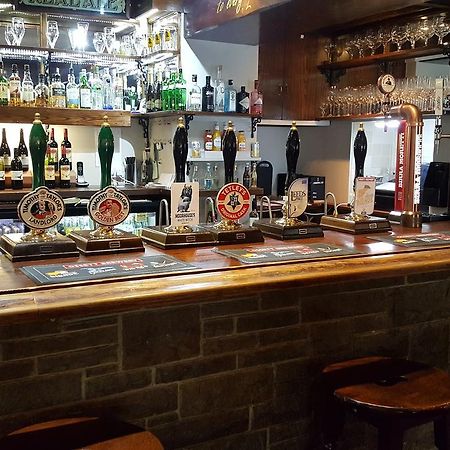 The Rose And Crown Hotel Huddersfield Eksteriør billede