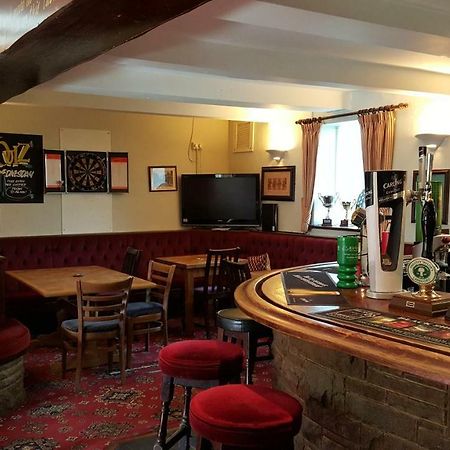 The Rose And Crown Hotel Huddersfield Eksteriør billede
