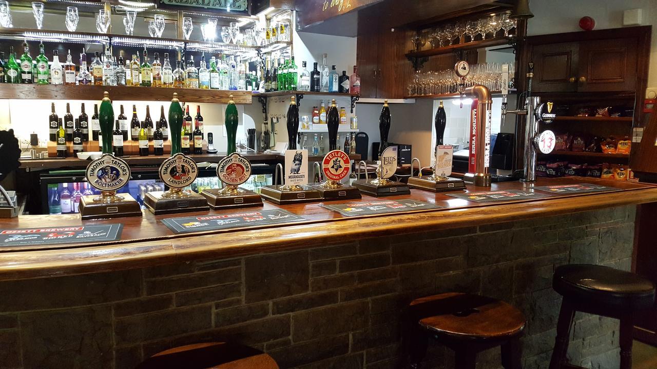 The Rose And Crown Hotel Huddersfield Eksteriør billede